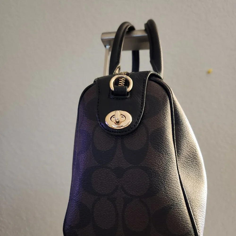 Coach Euc Signature Mini Bennett Shoulder Bag